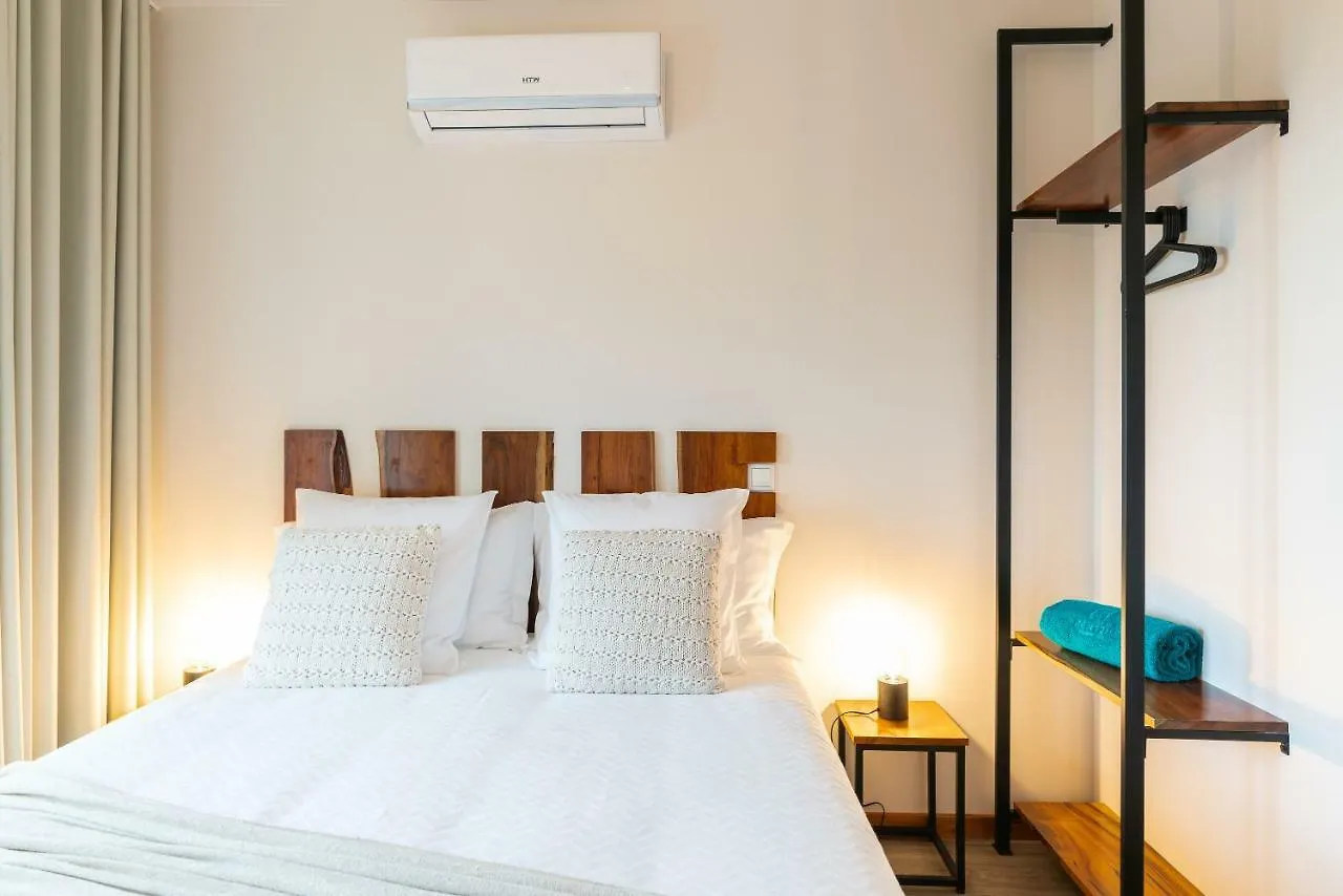 Rochao Village By Rent2U, Lda Calheta