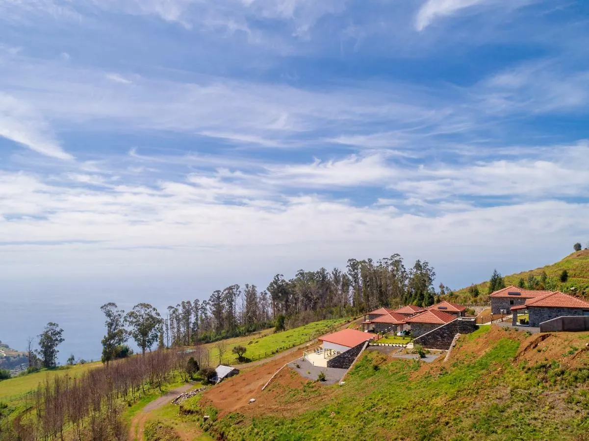 Guest house Rochao Village By Rent2U, Lda Calheta